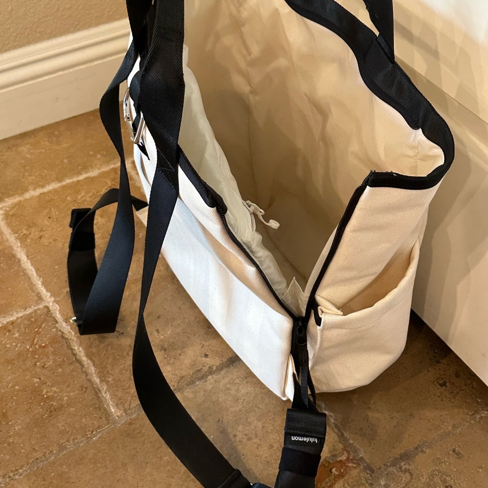 Lululemon Racket Bag 19L - Picture 5 of 9